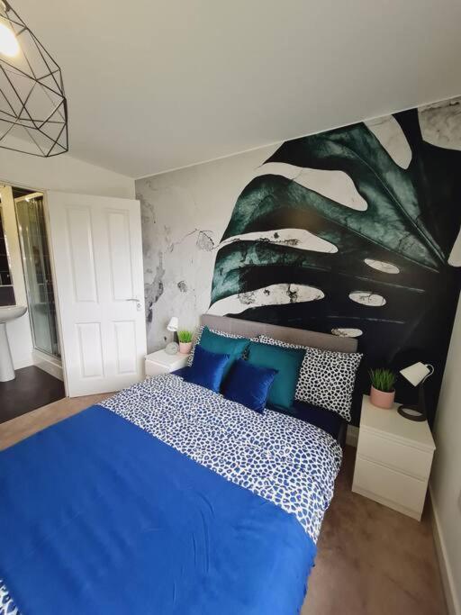 Stylish 2 Bedroom Apartment / Free Gated Parking Глазго Экстерьер фото
